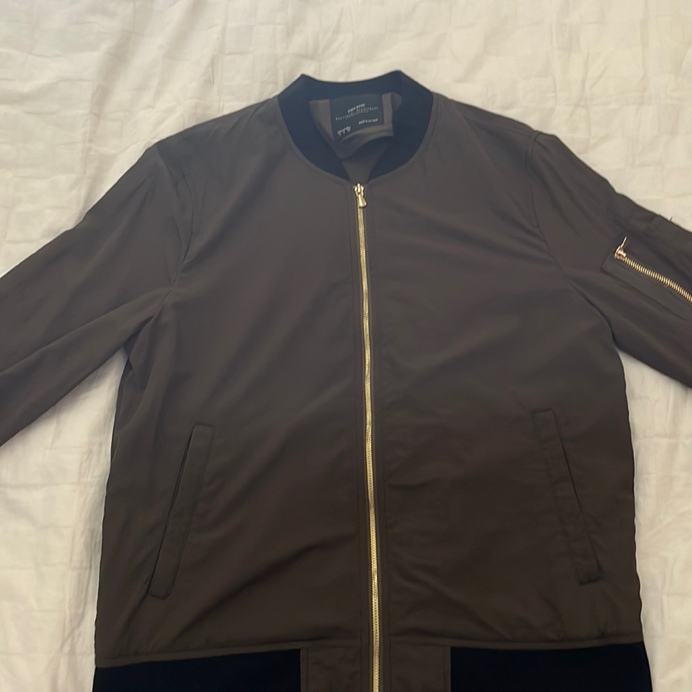 Brand new Zara bomber jacket worn a couple of times!